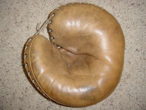 Marathon Catchers Mitt Front